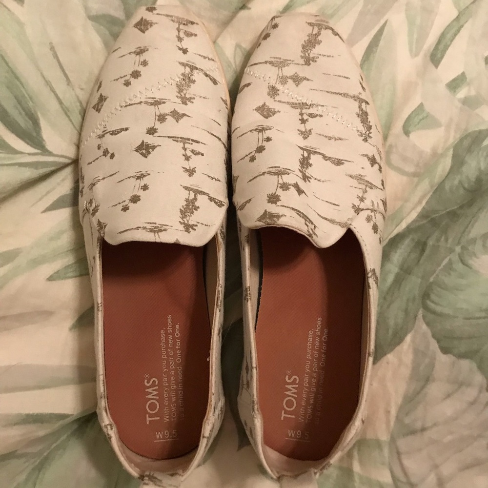Women’s Toms 9.5